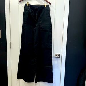 Women’s sz 6 Lululemon Roksanda pants.